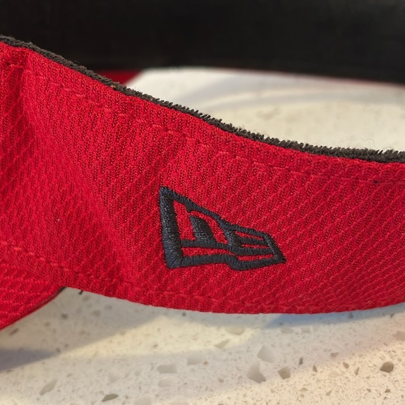 Hiroshima Carp velcro adjustable visor - Picture 10 of 10